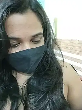 Yourshyriya webcam