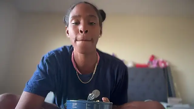 Cum2Charm webcam
