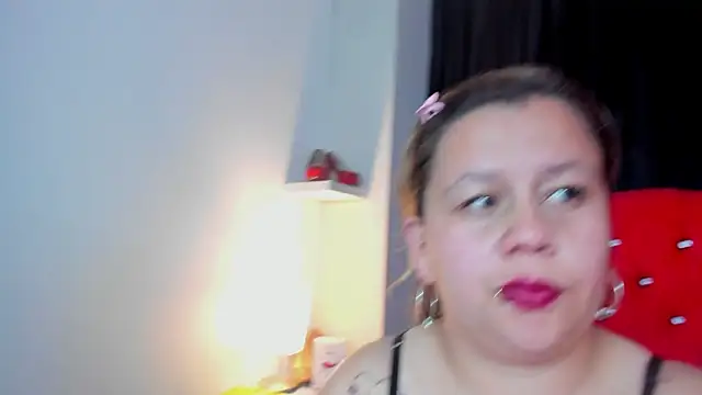 ScarletBigTitties webcam