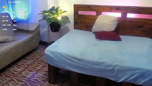 Yeseniaa25_ webcam