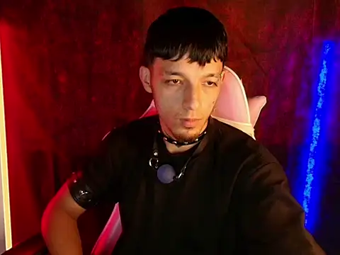 dark_men1 webcam