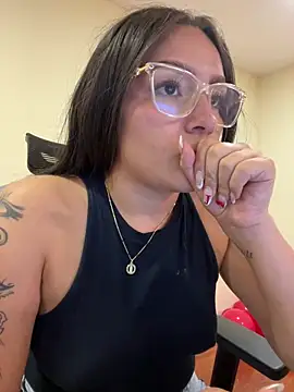 Alyha_Cortes webcam