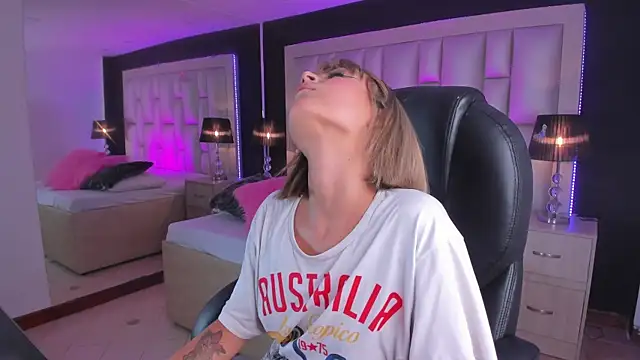 LuisaJonnes_ webcam