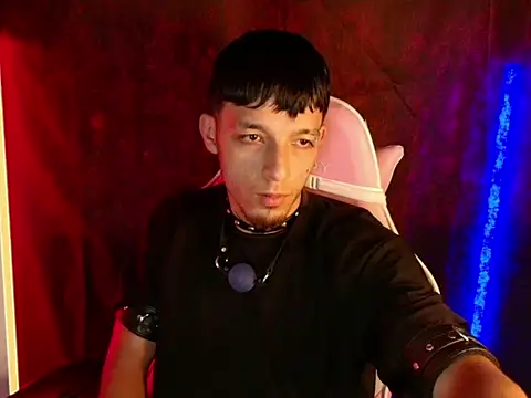 dark_men1 webcam