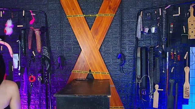 Mistress_lexi_bdsm live sex cam