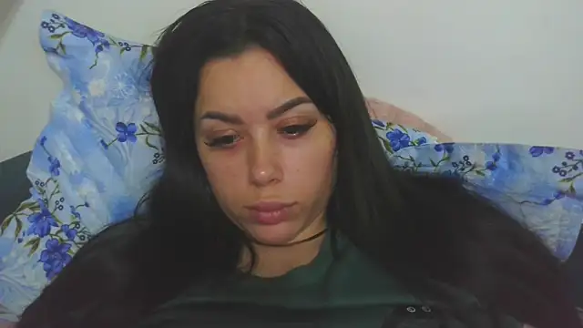 LovelyJulliette webcam