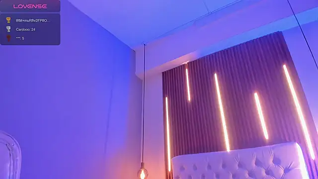Miiaa_jones webcam