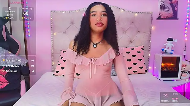 Naom_star87 webcam
