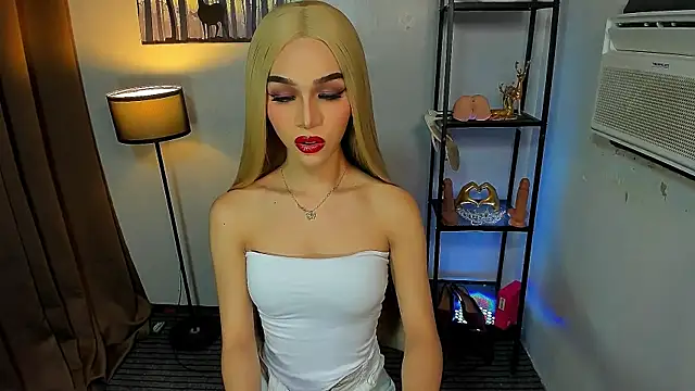 Tarah_Lewis webcam