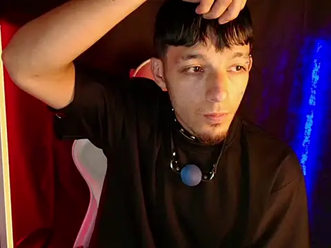 dark_men1 webcam