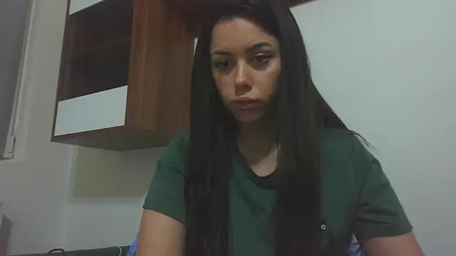 LovelyJulliette webcam