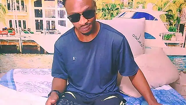 EbonyTiger69 webcam