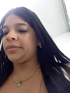 Layla-daring webcam