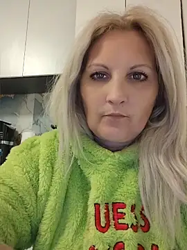 Divineblond webcam