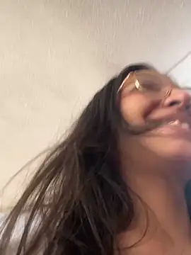 LucyPink_ webcam