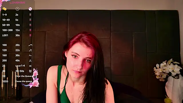 NicoleLuxe webcam