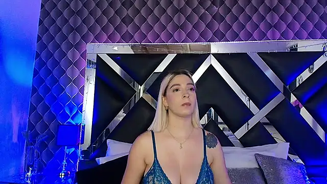 victoriaa_lee_ webcam