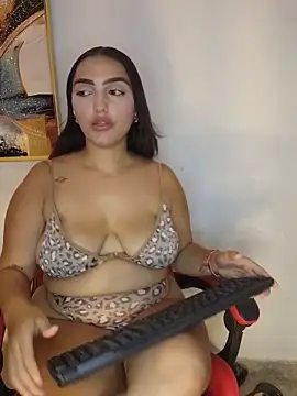 mia_em - Mia_em's free webcam - UK Sex Cams