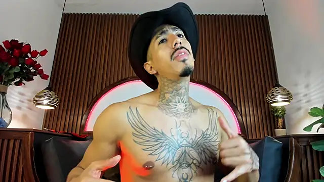 Donovan_Desmond webcam