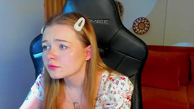 ElinaVale webcam