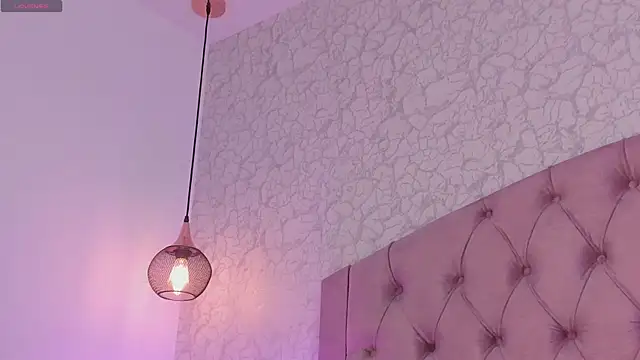 saraa_joness_ - Saraa_joness_'s free webcam - UK Sex Cams