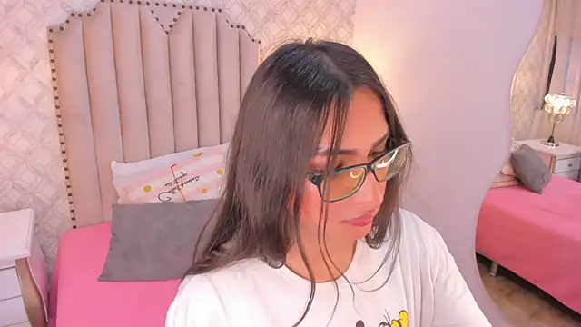 cherrylady_02 - Cherrylady_02's free webcam - UK Sex Cams