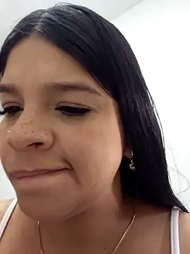 Layla-daring webcam
