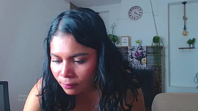 Emma_hassani webcam