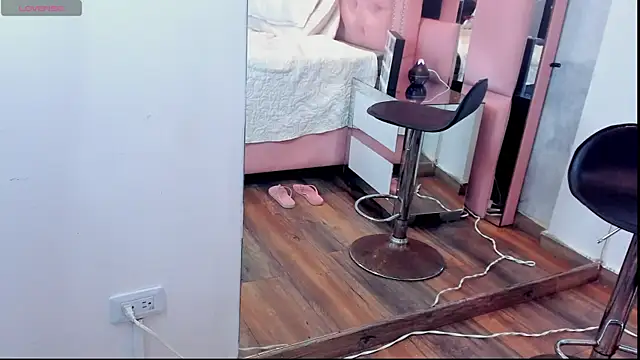 LeilaScott webcam