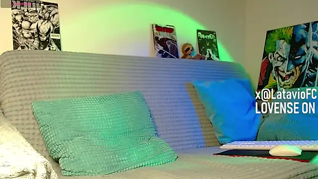 Midnighter_ webcam