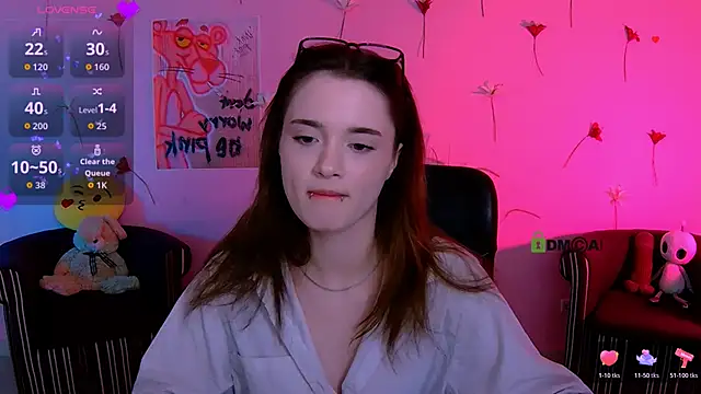 liana_kisses webcam