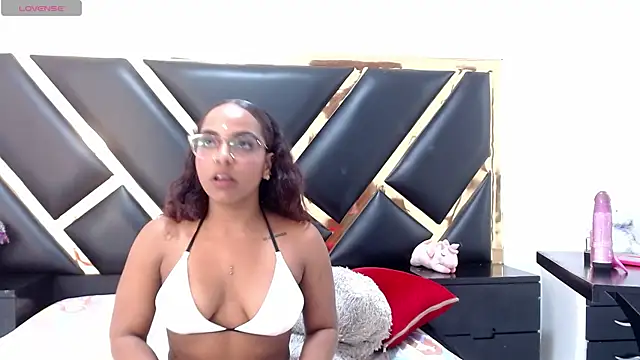 AprilyCrystal2 webcam