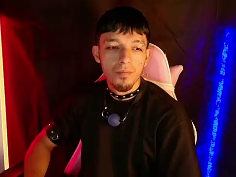 dark_men1 webcam