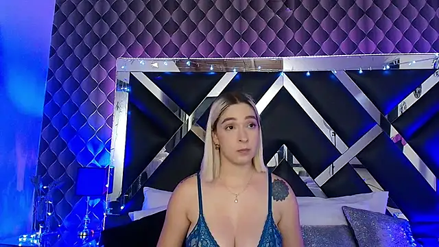victoriaa_lee_ webcam