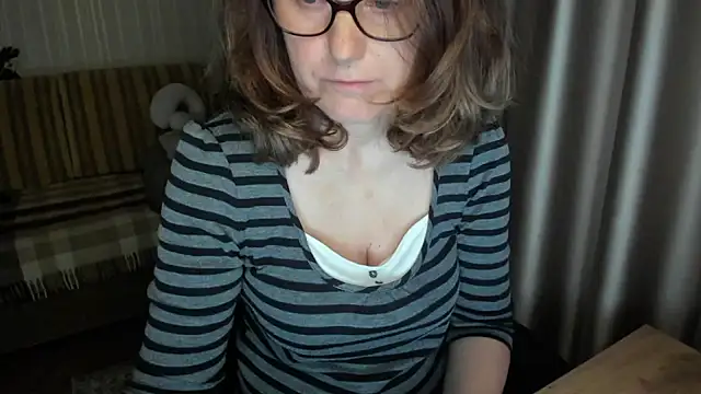 lauraoven webcam