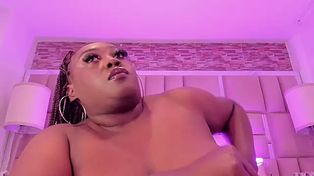 ShaniaBrownn webcam