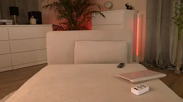 Tinydoll_XO webcam