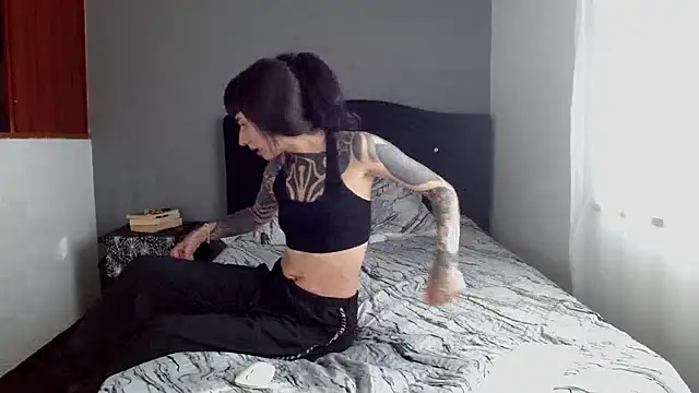 Emilia_1995 webcam