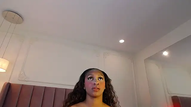 LiaTrainor webcam