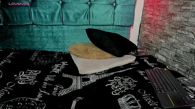cloee66 - Cloee66's free webcam - UK Sex Cams