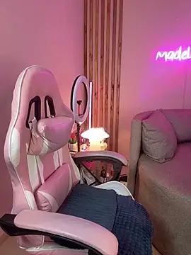 MadeleineSanez webcam