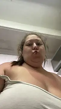 Chloee_Peach webcam