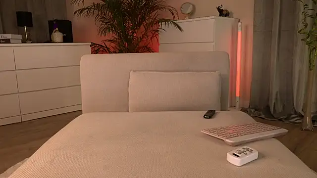 Tinydoll_XO webcam
