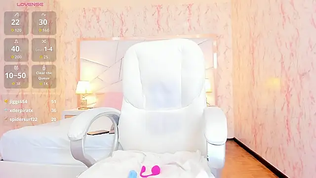 Emily_Whinfre webcam