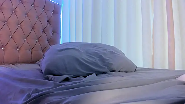 Maddyluxe webcam