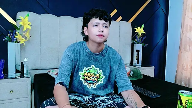 NikiEvanz webcam