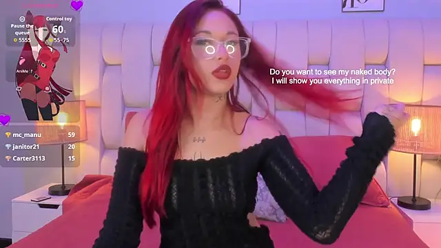 SkinnyFoxy webcam