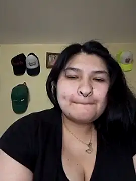 LauraHorny69 webcam