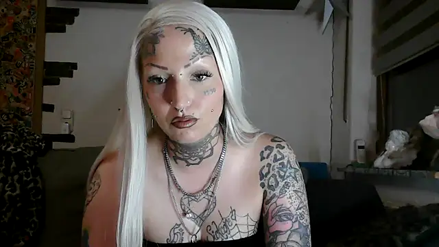 RoxxyInk webcam