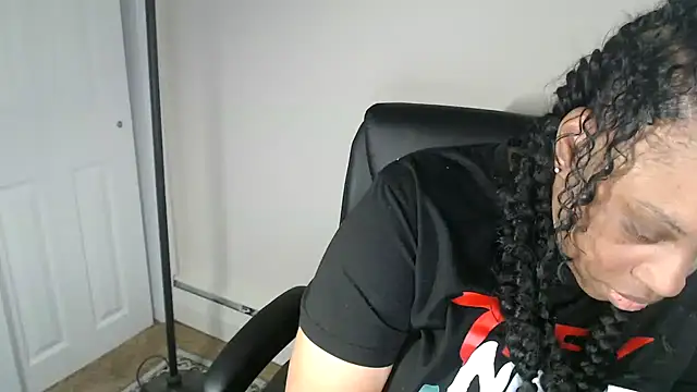 Sexymona1218 webcam